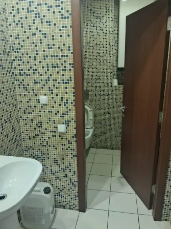 I am selling an office of 475m2, open-space and several offices. Renovation, furniture, glass partitions, 2nd floor Dnipro - photo 10
