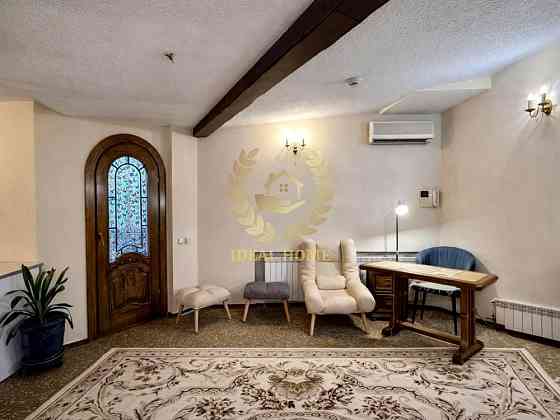 Продаж Квартира 6-кімнатна, 6/7 поверх на Хмельницкого Богдана ул., 32 Київ