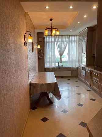 Оренда Квартира 3-кімнатна, 17/25 поверх на ул. Ивана Крамского, 9 Kiev