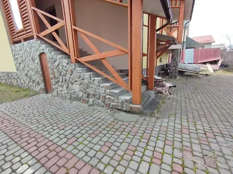 For sale 2-storey   270 sq.m 4 rooms at вул. Івана Мазепи 14  - photo 2