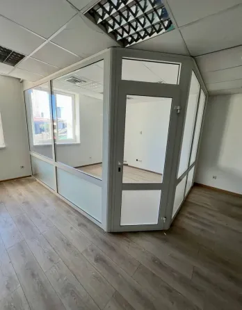 For rent Office Spaces area 79 sq.m  Dnipro Барикадна Dnipro