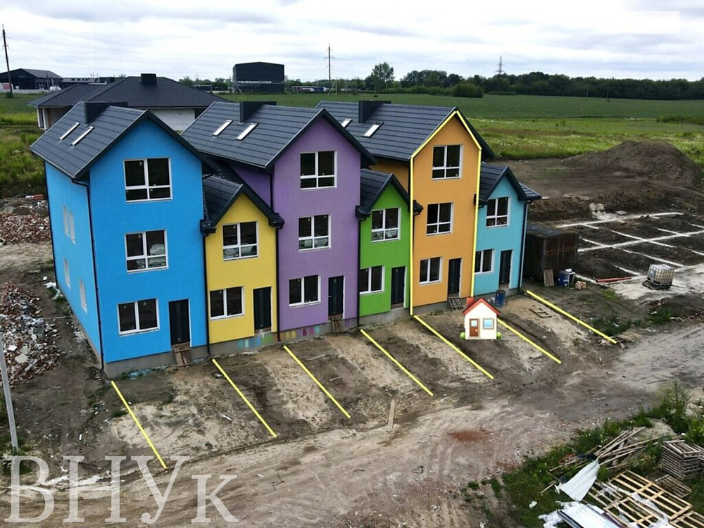 Продаж Квартира 3-кімнатна, 3/3 поверх на Зоряна  - фото 1