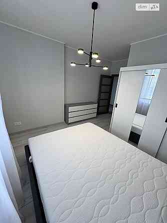 Оренда Квартира 2-кімнатна, 12/25 поверх на вул. Воскресенська, 2В Київ