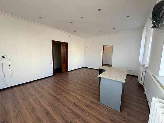 Оренда офісне приміщення на вул. Уманська приміщень - 3, поверх - 3/7 Львів