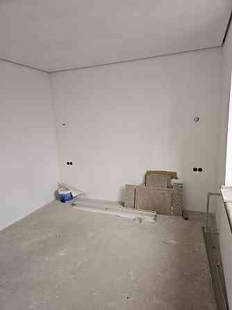 Продаж Квартира 3-кімнатна, 10/10 поверх на Малышева ул., 32 Дніпро