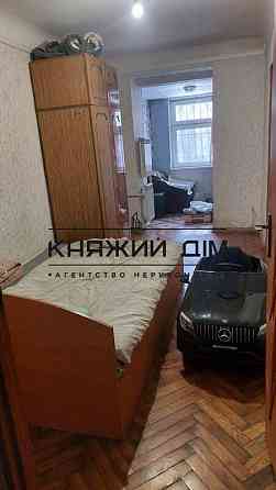 Продаж Квартира 3-кімнатна, 1/5 поверх на Воздухофлотский просп. Киев