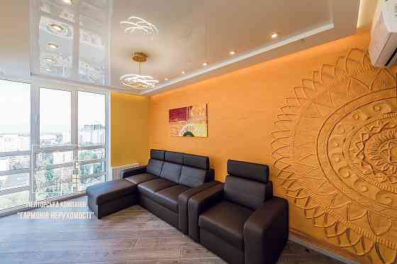 Продаж Квартира 3-кімнатна, 18/25 поверх на Берестейський вул., д. 109а Kiev