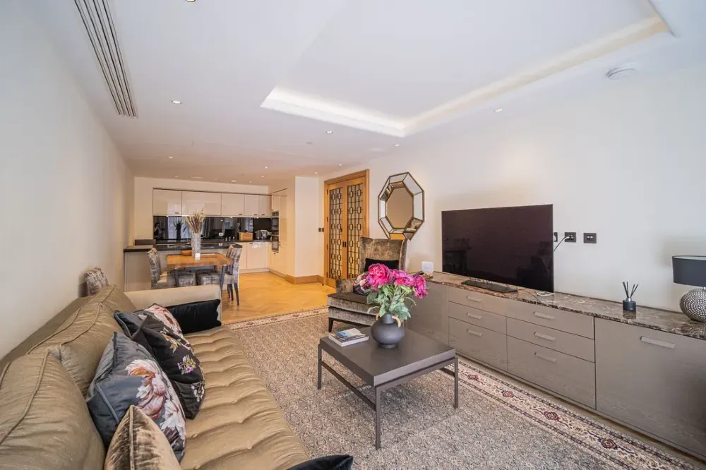 Apartment abroad 110.6 sq.m 2 rooms floor 4 London, at Вестминстер London - photo 12