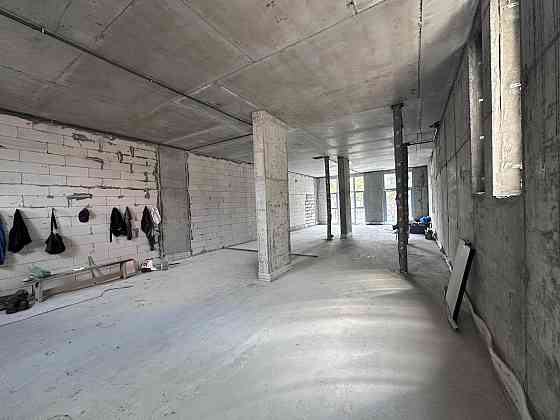 Продаж приміщення вільного призначення на Осіння вул., 28 поверх - 1/5 Київ