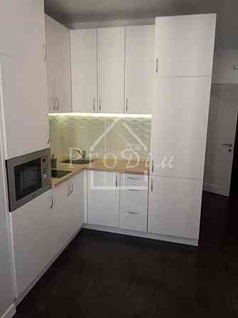 Оренда Квартира 1-кімнатна, 9/9 поверх на Юнацька вул., 1 Kiev