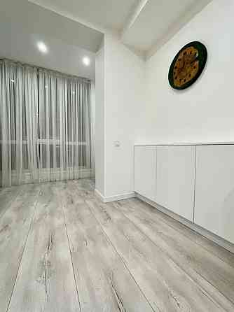 Продаж Квартира 2-кімнатна, 10/12 поверх на Владимирская ул., 1 Дніпро