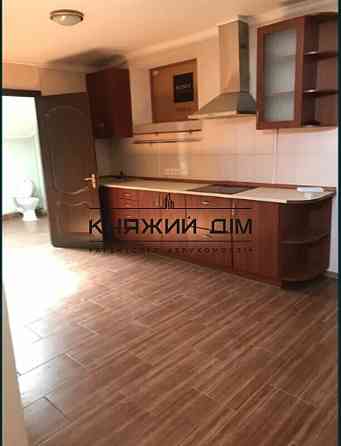 Оренда Квартира 3-кімнатна, 4/4 поверх на Наумова Генерала ул. Київ