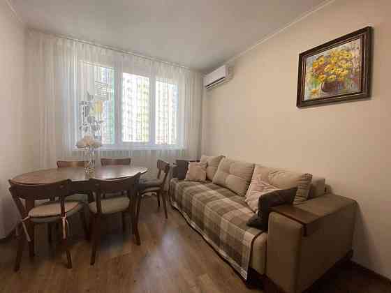 Продаж Квартира 3-кімнатна, 11/25 поверх на Заболотного Академіка вул., д. 15в Kiev