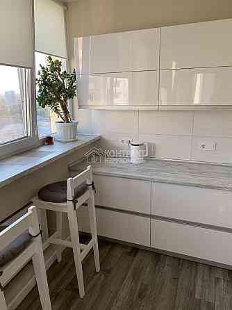 Продаж Квартира 3-кімнатна, 12/16 поверх на вул. Плехановская Kharkiv