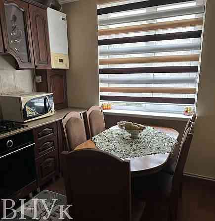 Продаж Квартира 4-кімнатна, 2/9 поверх на Богомольця Ужгород