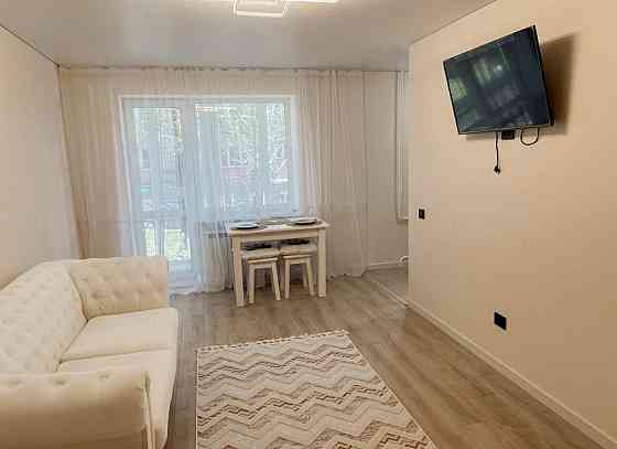 Продаж Квартира 3-кімнатна, 2/5 поверх на вул. Степана Бандери Рівне