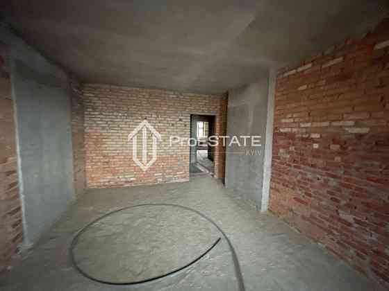 Продаж Квартира 5-кімнатна, 28/28 поверх на вул. Ахматовой Анны Kiev