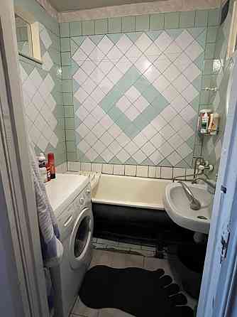 Продаж Квартира 3-кімнатна, 7/9 поверх на Каруны ул., 49 Дніпро