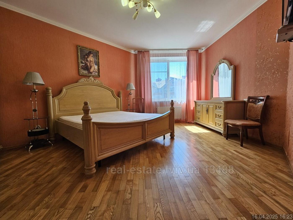 Продаж Квартира 3-кімнатна, 5/6 поверх на вул. Петлюрі Симона Львів - фото 1