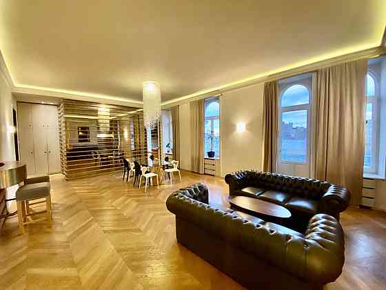 Продаж Квартира 5-кімнатна, 4/5 поверх на Екатерининская ул., 25 Одеса