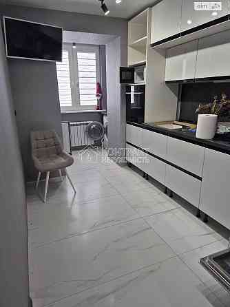 Продаж Квартира 3-кімнатна, 6/9 поверх на вул. Жуковского Харьков