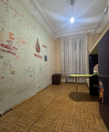 Продаж Квартира 3-кімнатна на ул. Малая Арнаутская, 9 Odessa