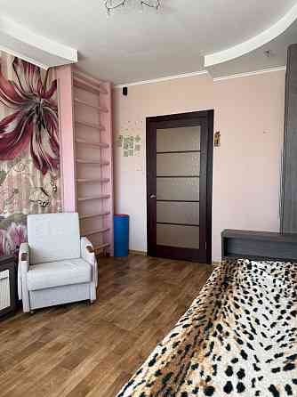 Продаж Квартира 3-кімнатна, 1/9 поверх на Обоянская ул., 2 Дніпро