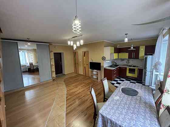 Продаж Квартира 4-кімнатна, 8/9 поверх на Ющенка Вінниця