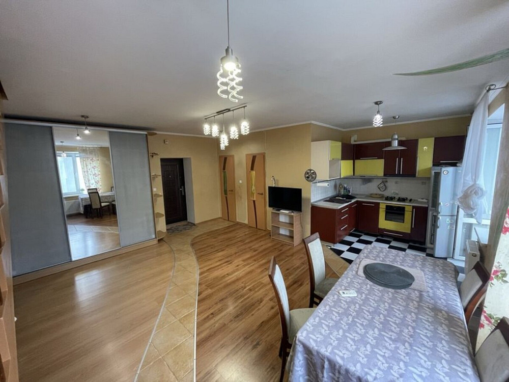 Продаж Квартира 4-кімнатна, 8/9 поверх на Ющенка Вінниця - фото 1