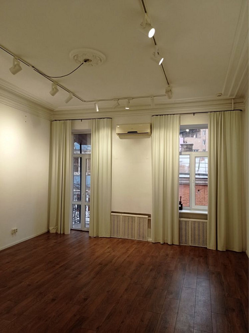 Продаж Квартира 2-кімнатна, 3/3 поверх на Басейна вул., д. 9 Київ - фото 1