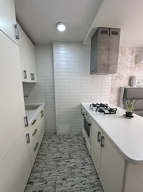 Продаж Квартира 3-кімнатна, 9/9 поверх на Березинская ул., 37 Дніпро - фото 2