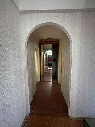 Оренда Квартира 1-кімнатна, 4/5 поверх на Воскресенський проспект, 42 Київ