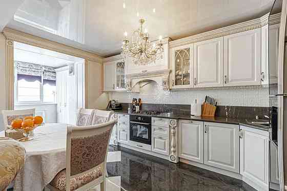 Продаж Квартира 5-кімнатна, 10/11 поверх на Боголюбова вул., 16 