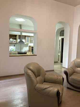 Продаж Квартира 3-кімнатна, 2/3 поверх на Пушкинская ул., 6 Odessa