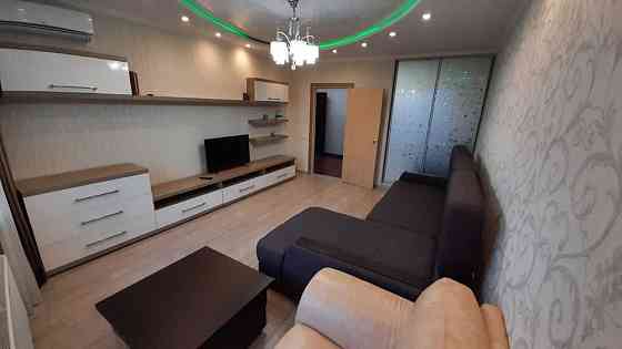 Оренда Квартира 2-кімнатна на Харьковское шоссе, 17 Kiev