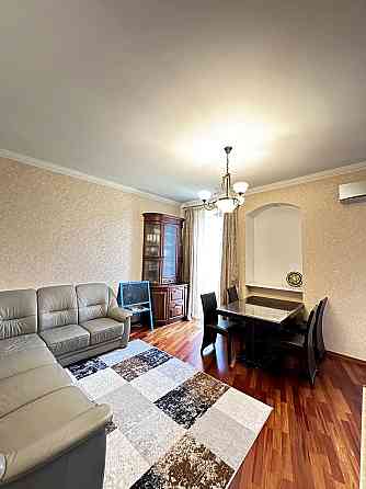 Продаж Квартира 3-кімнатна, 4/5 поверх на Голосіївський вул., д. 106/2 Kiev