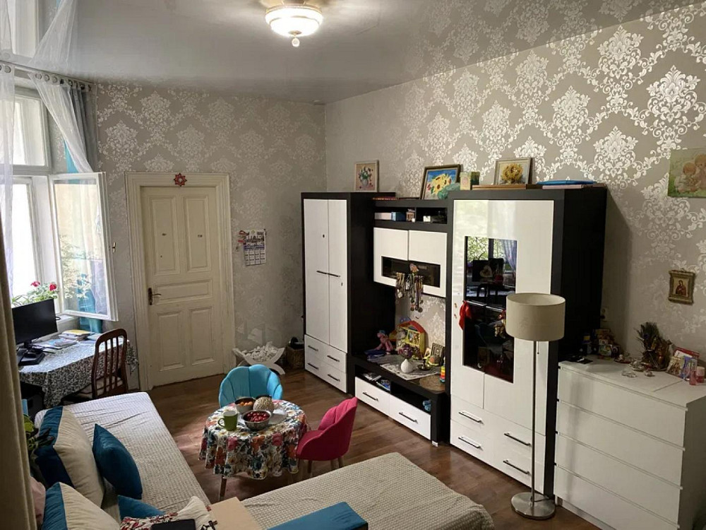 Продаж Квартира 30-кімнатна, 2/3 поверх на вул. Донцова Дмитра Львов - изображение 1