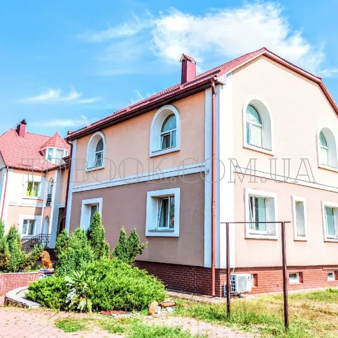 484 A Two-story villa for rent with a swimming pool Kiev - photo 2