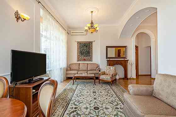 Оренда Квартира 3-кімнатна, 5/6 поверх на переулок Михайловский, д.3/16 Киев