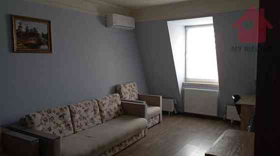 Продаж Квартира 2-кімнатна, 5/5 поверх на Франка І. Ужгород