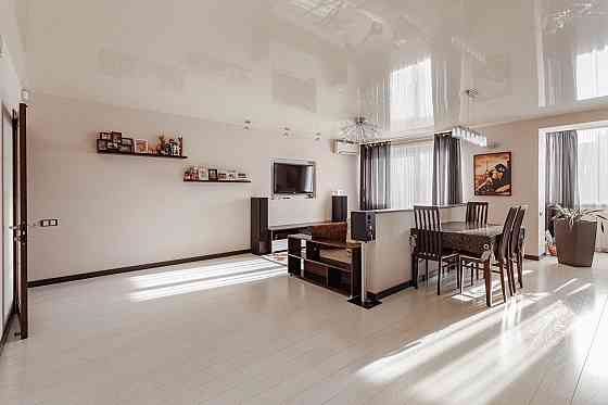 Продам 3-комнатную квартиру с ремонтом в кирпичном доме на ул. Заболотного Одесса