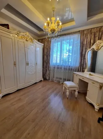 For rent 3-storey House  275 sq.m 5 rooms at Совиньон 2 Odessa