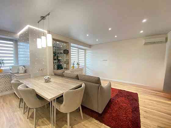 Продаж Квартира 2-кімнатна, 13/16 поверх на Юрія Іллєнка вул., д. 5 Киев