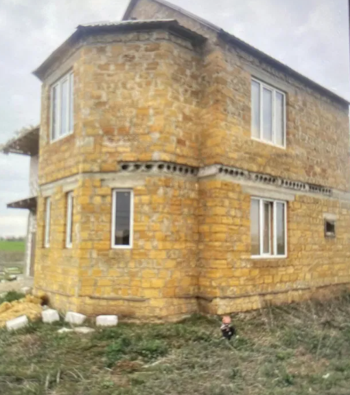 Продам 2-х этажный дом в пгт Хлебодарское  - photo 2