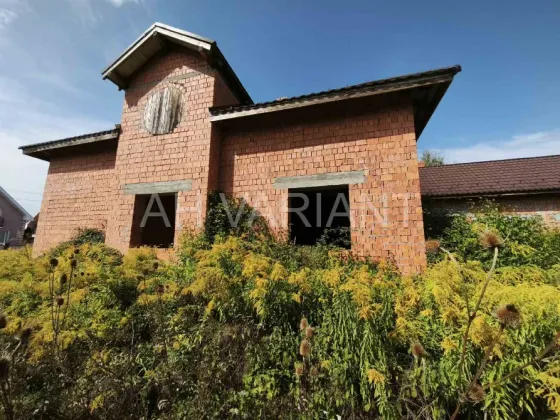 Продаж 2-поверховий Будинок з ділянкою 10 сот 255 кв.м 5 кімн. на Польова Ужгород