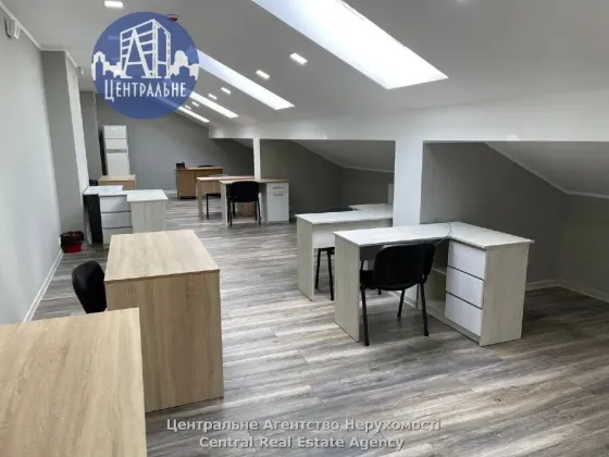 Сдаётся Бизнес-центр / Административное здание площадь 70 кв.м 3-й этаж Черновцы Міцкевича Черновцы
