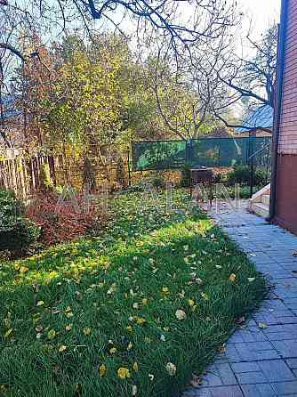 Продаж Будинок 5-кімнатний на Уральська вул., 1 Киев