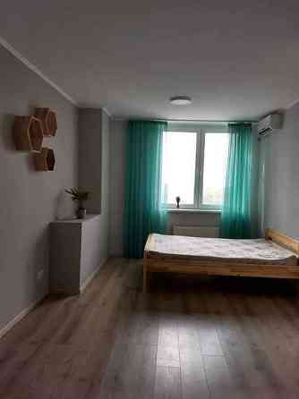 Оренда Квартира 1-кімнатна, 19/25 поверх на ул. Рижская Київ