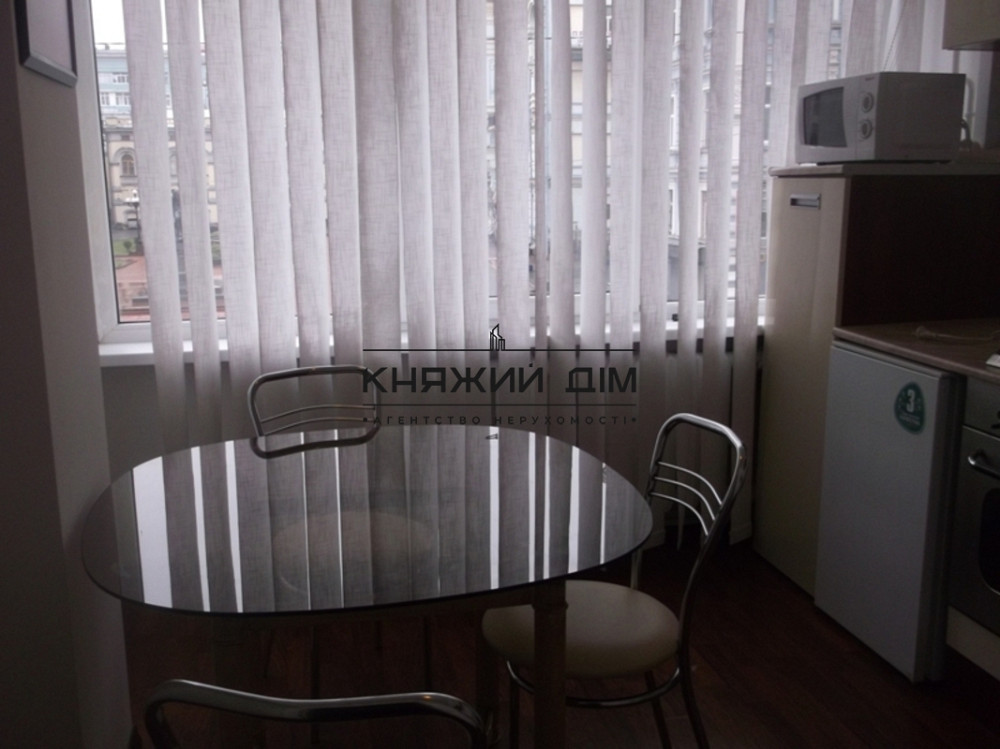 3-кімнатна квартира в центрі біля м. Золоті Ворота. Вул. Володимирська 51/53. Код: 21144737 Киев - изображение 9