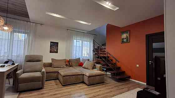 Продается 2-х этажный дом с ремонтом в центре Червоного хутора! Лиманка